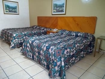 Hotel Santander Inn & Suites