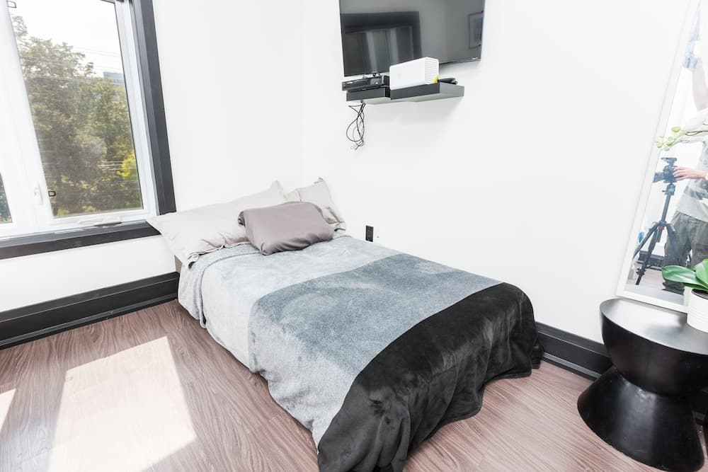 Applewood Suites - West Queen West Lofts