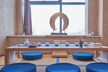 Summer Flower Apartment