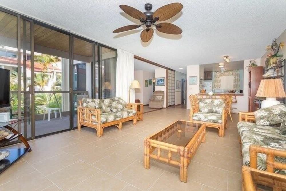 Surf & Racquet Club 6201