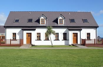 Hookless Holiday Homes