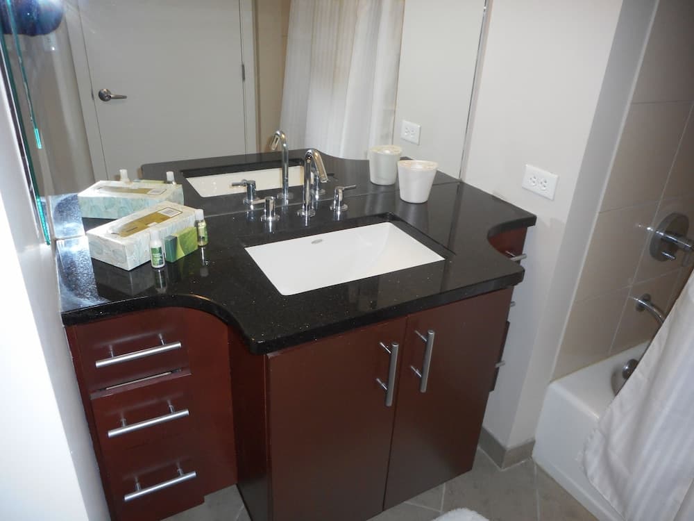 Weichert Suites at Arlington Courthouse