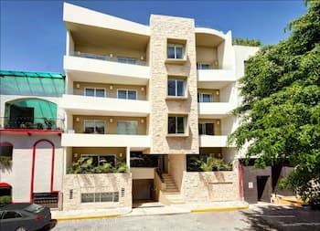 Penthouse Skyline 2BR 2BathR & Balconies