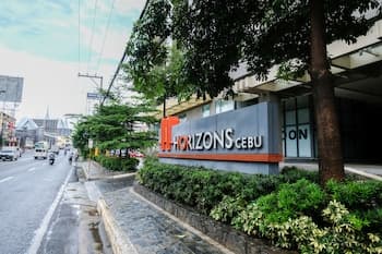 Studio Condo at Horizons 101