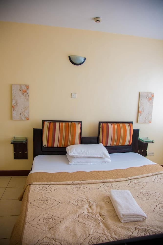 Shumuk Hotel and Apartments