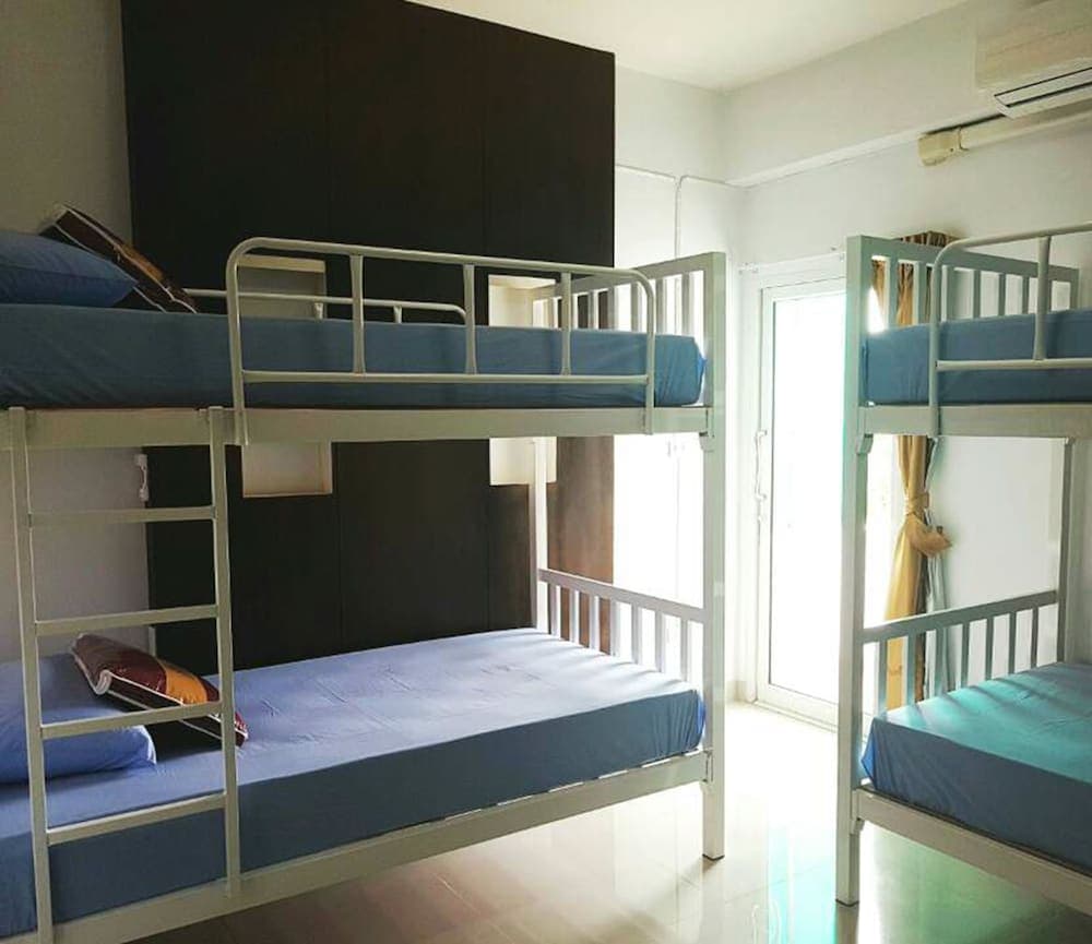 Goldengate Guesthouse - Hostel