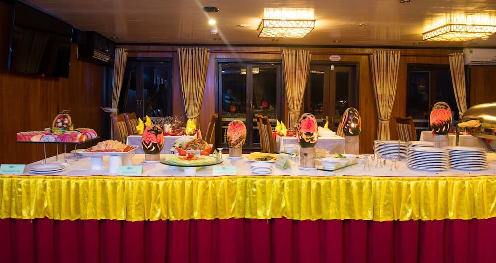 Gray Line Private Luxury Cruise