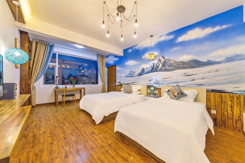 Hand painted art home