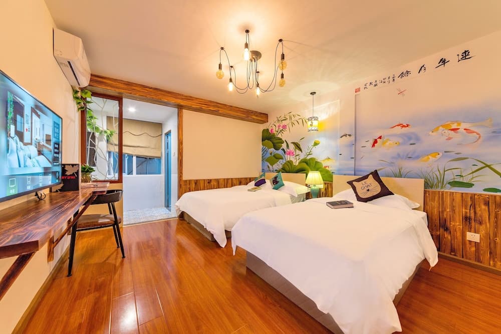 Hand painted art home