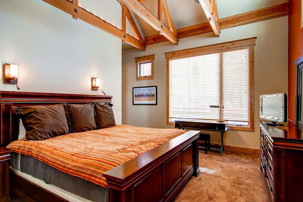 Keystone Prospectors Home 669 by SummitCove Vacation Lodging