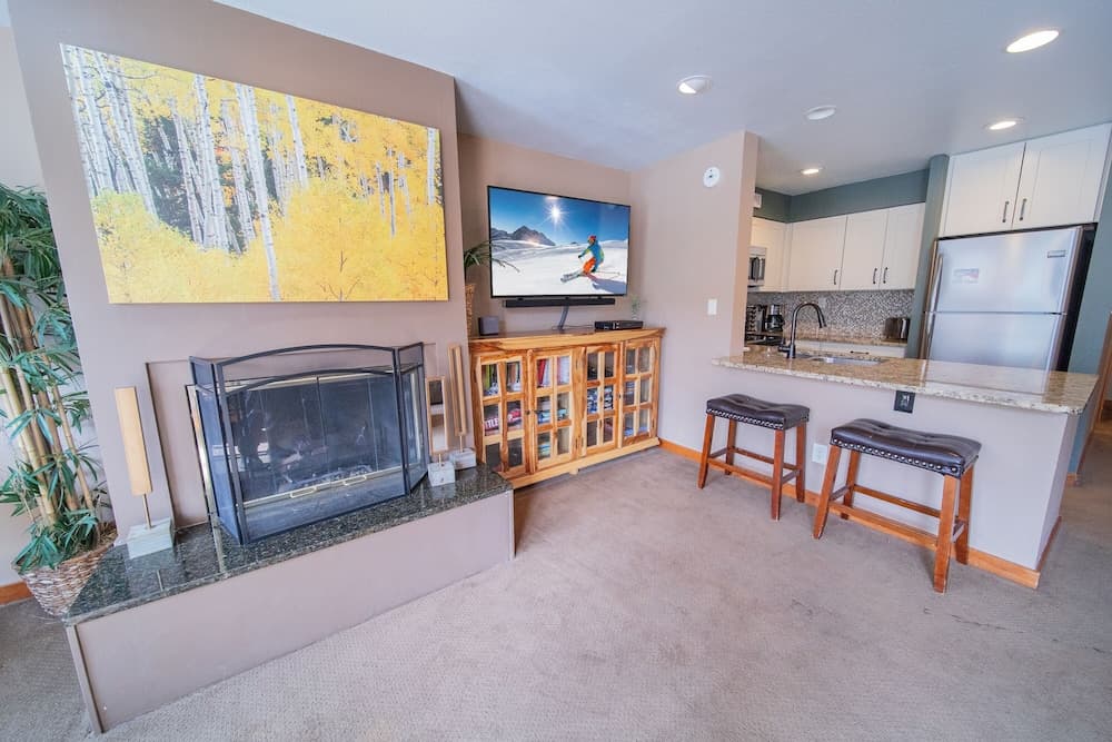 Lakeside 1481 by SummitCove Vacation Lodging