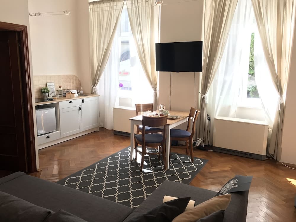 Czarna Kawka Apartments