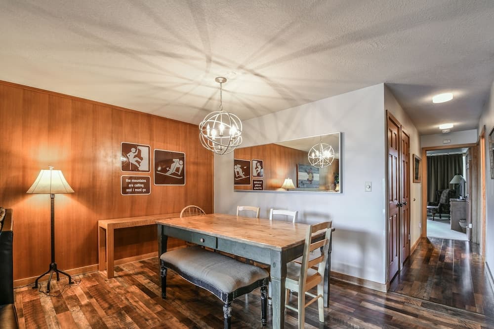 Lodgepole 2015 by SummitCove Vacation Lodging