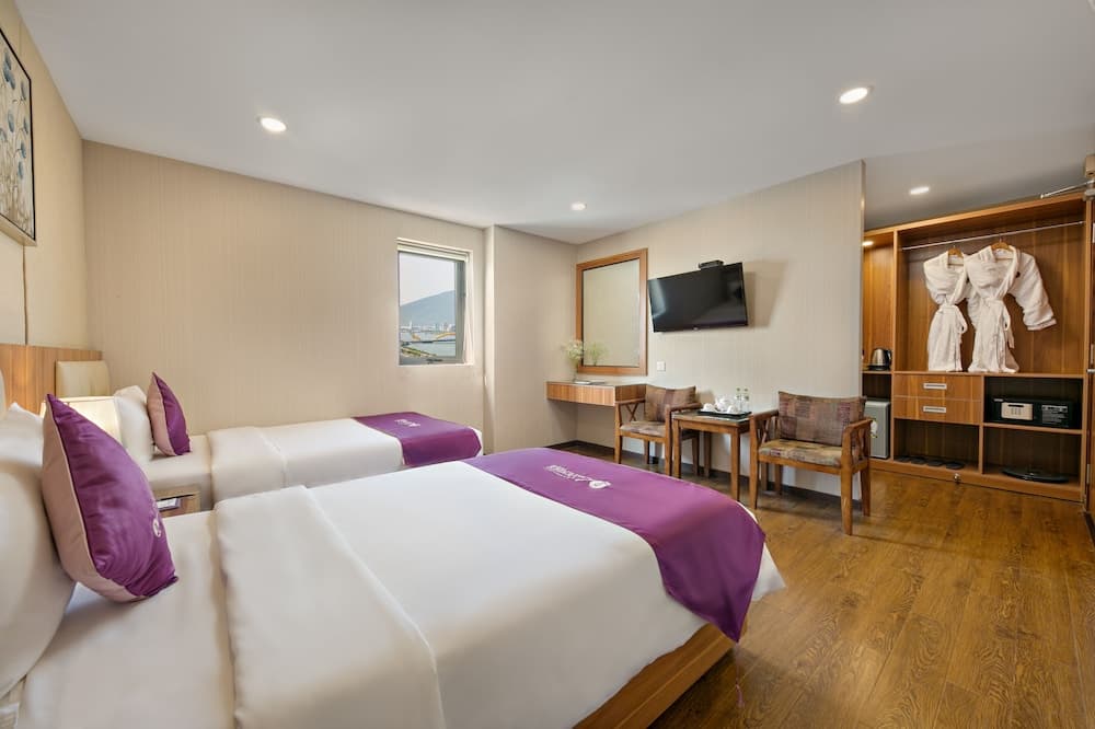 Lavender Riverside Hotel