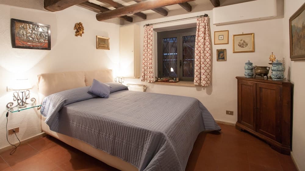 Rental in Rome Arco Ciambella Loft