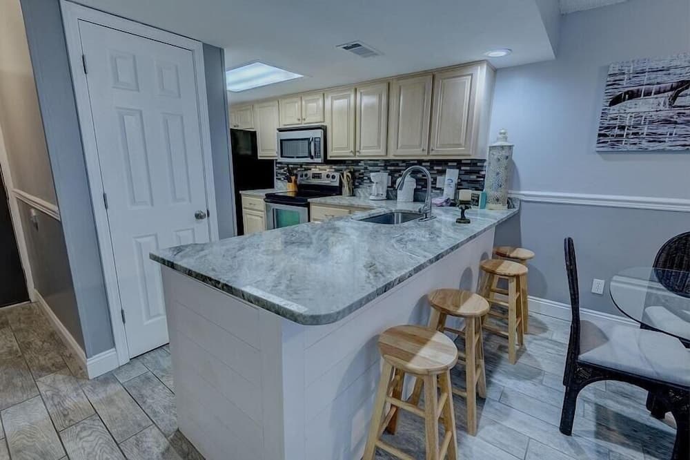 Waterview Whaler 3B Condo just Walking Distance to Gulf Shores by Redawning