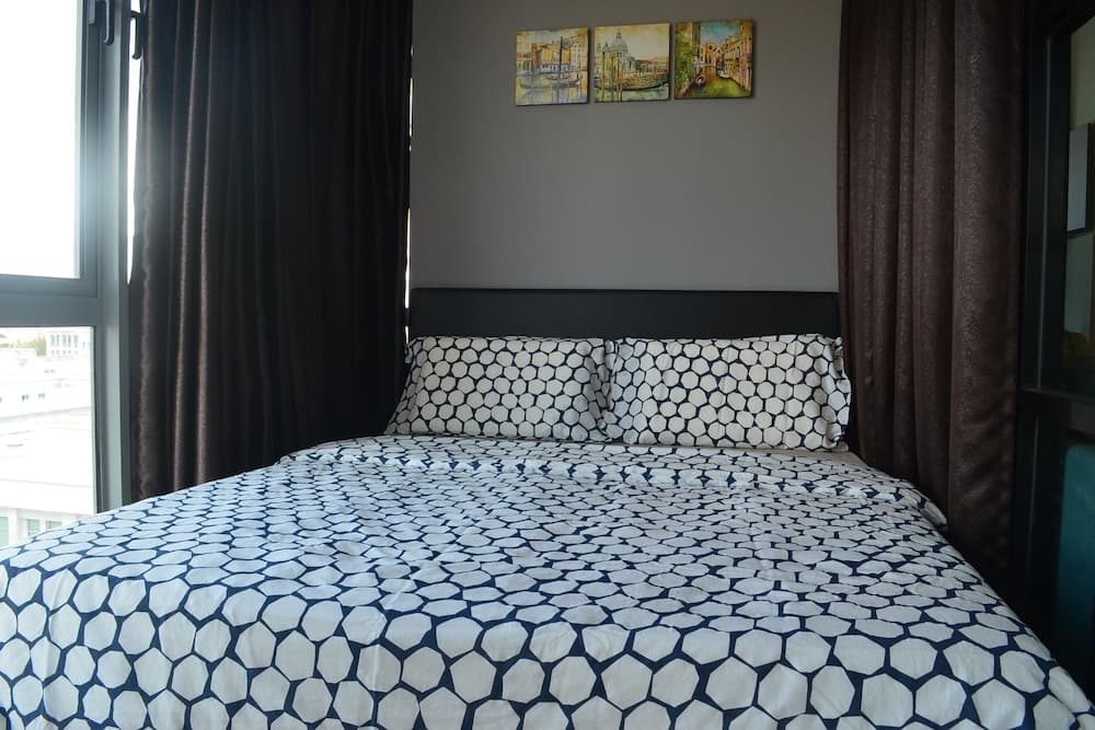 Elegant Living At loft Imago KK