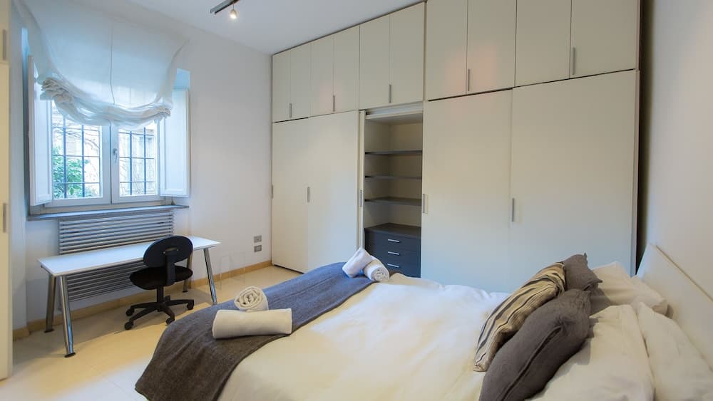 Rental in Rome Bernini Square