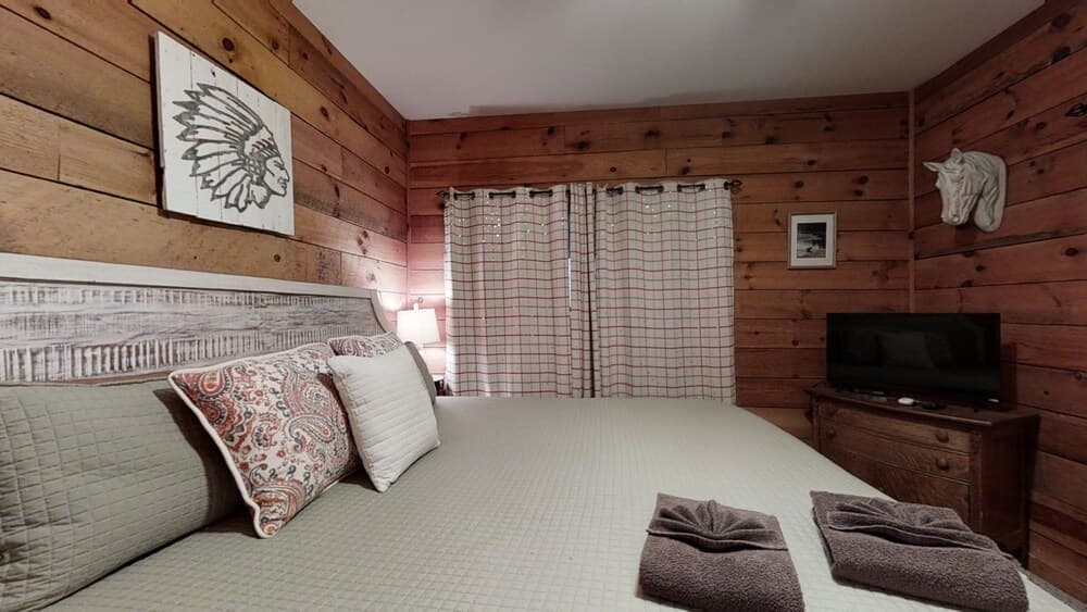 Horsin Around Tennessee