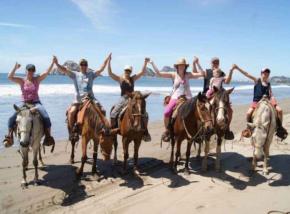 Luxury Beach Side Condo By SAMOTOGO Group