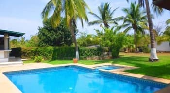 Paraiso Suites Familiar