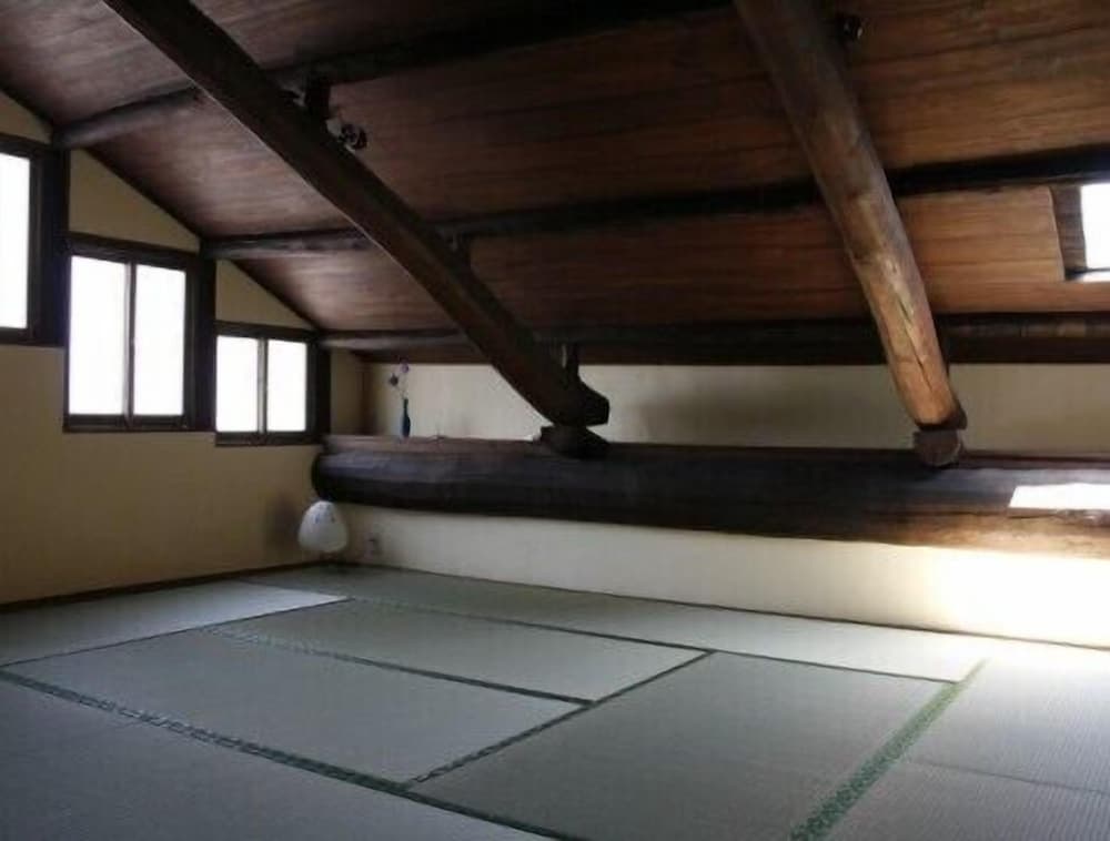 Oil Street Guest House and Space