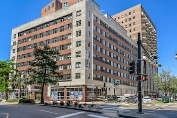 Modern Condos in California Building by Hosteeva