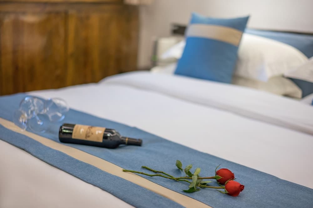 Lize Graceland Artistic Suite Inn