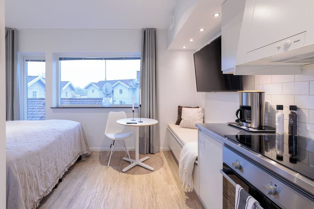 Easy Livin Apartment Hotel by Stubor