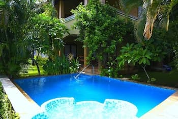 The Acacia Villa - Candy Floss