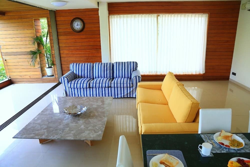 The Acacia Villa - Reis Magos Sea View