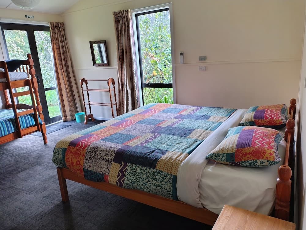 Purple Hen Country Lodge