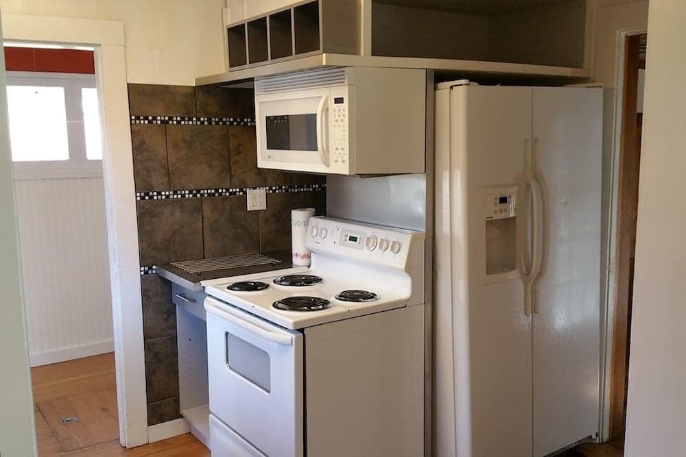 Historic Red Smarthouse-King-Walk Dwtn