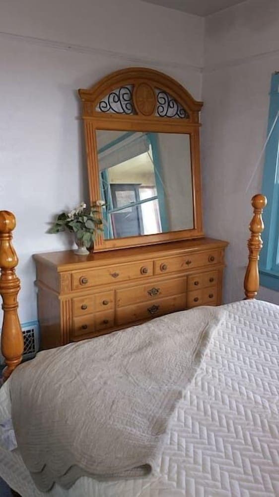 Historic SmartHome- King 1-5 Beds