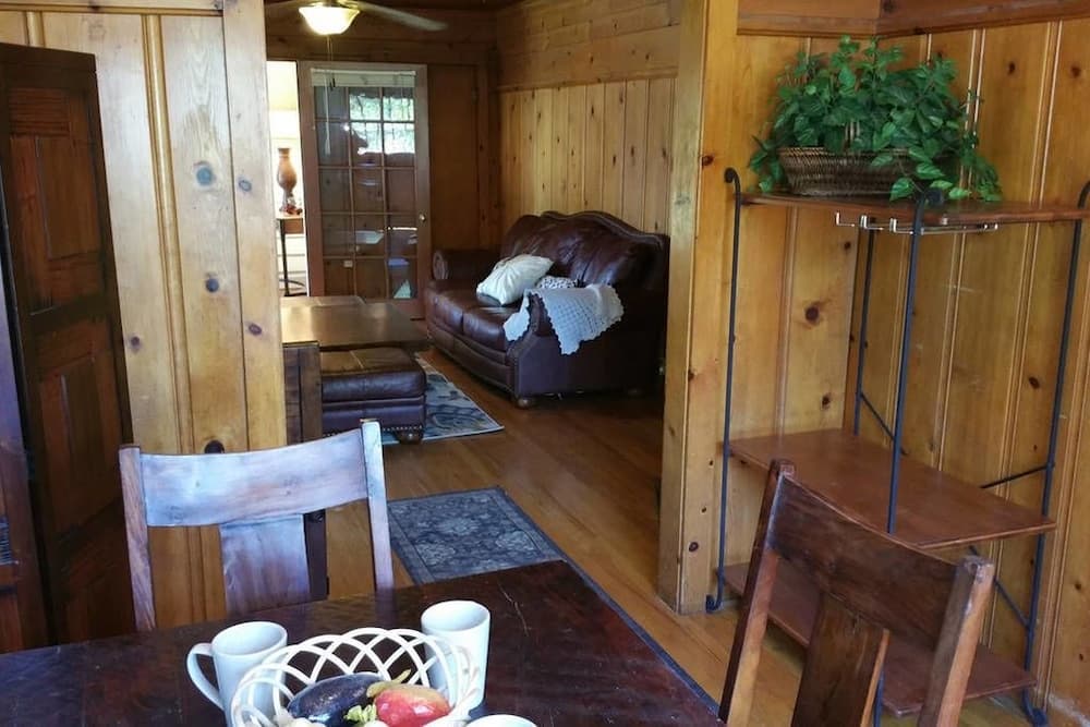 Historic Smarthouse Charming Comfy King