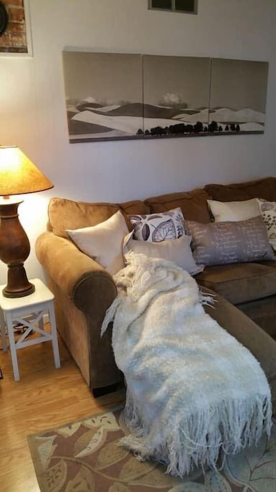 Cute Smarthouse Granite near Lake 2