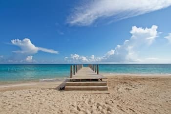 Siesta - Runaway Bay 5BR