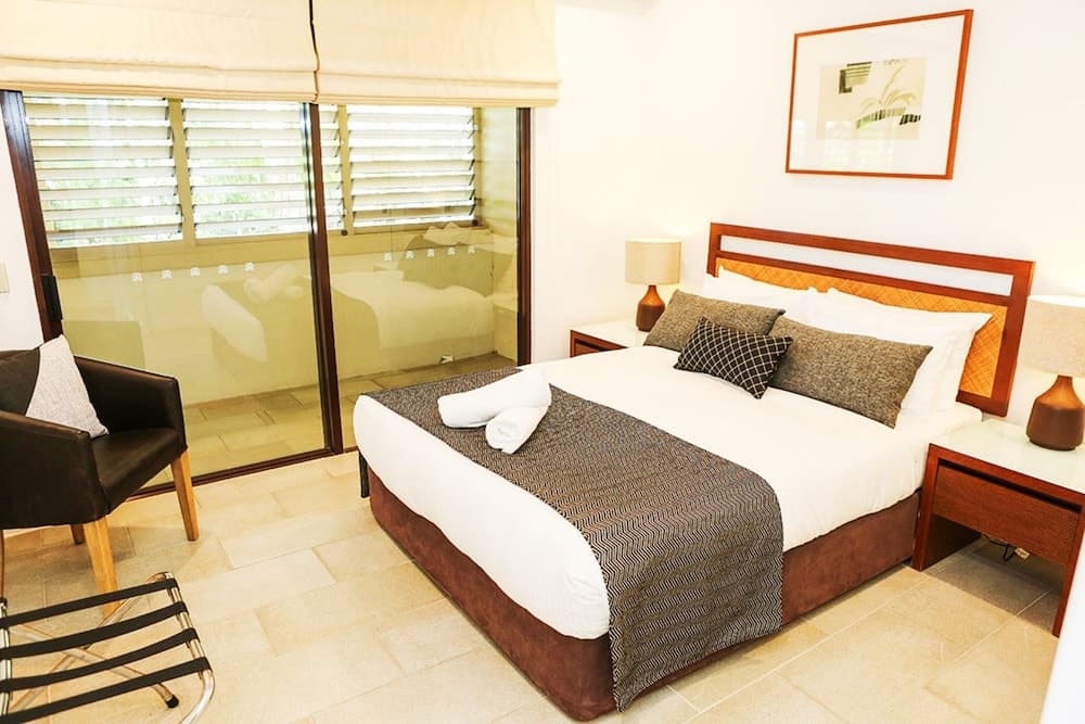 Temple 313 Recently Refurbished 3BR Apt