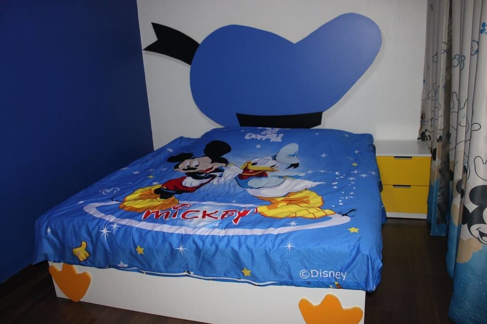 Mickey Mouse Signature Suite