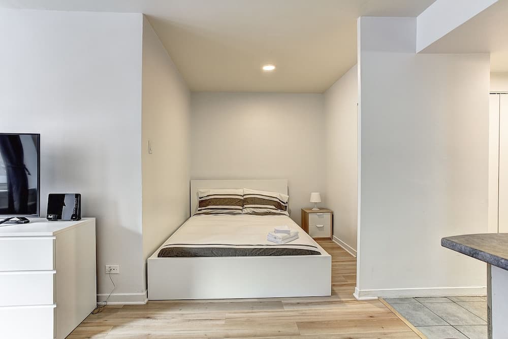 Destination Stays McGill Plaza DT MTL