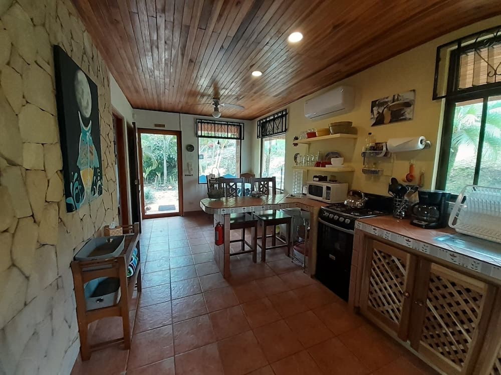 Encantada Guest House: Spectacular View & Excellent Reviews