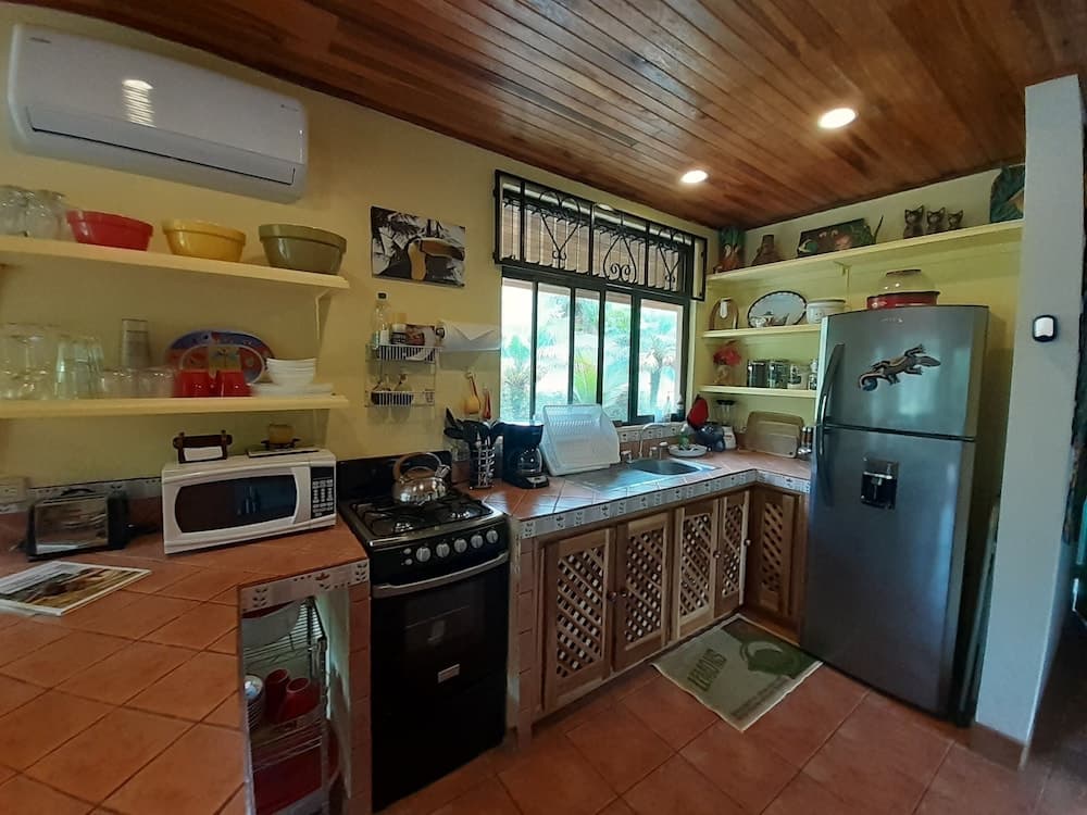 Encantada Guest House: Spectacular View & Excellent Reviews