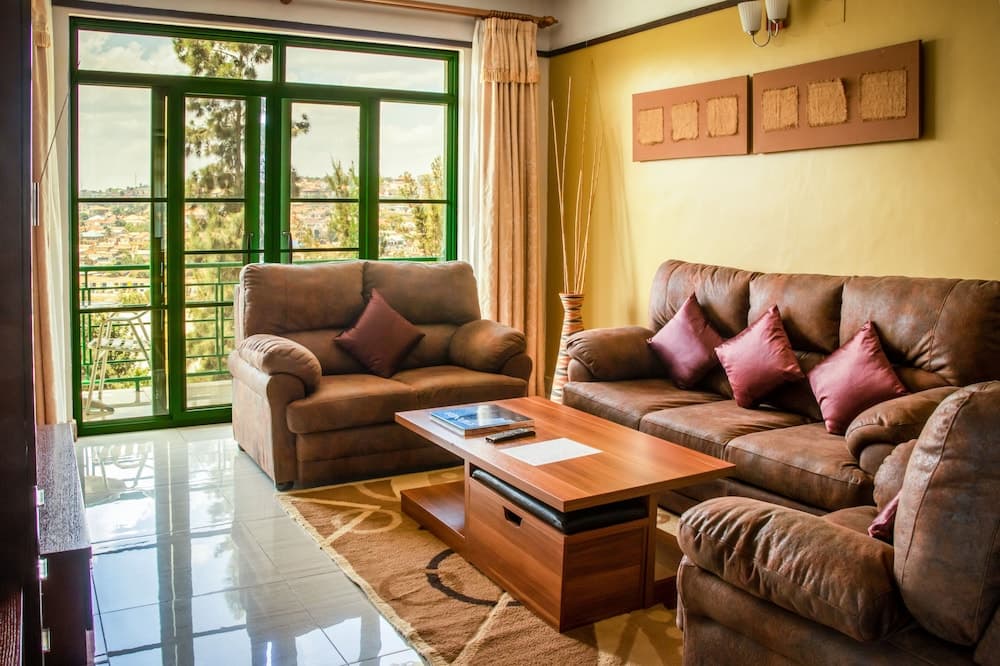 Highlands Suites Hotel