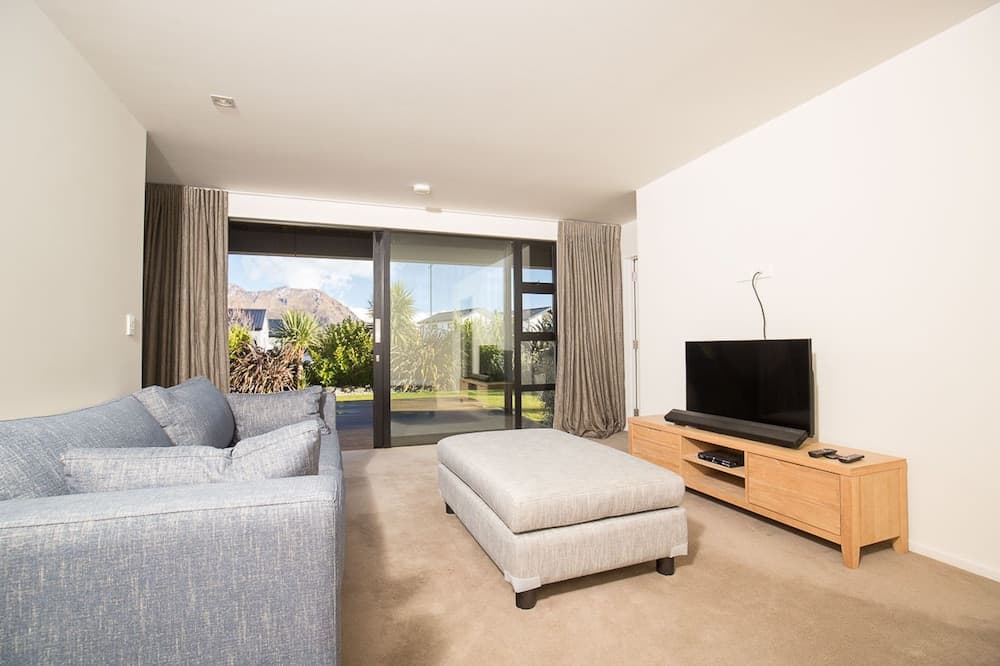 Release Wanaka - Clutha Place