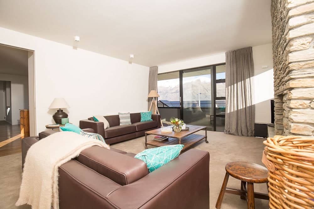 Release Wanaka - Clutha Place