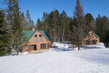 Ski in & out Spruce Glen Townhomes on Great Eastern Trail