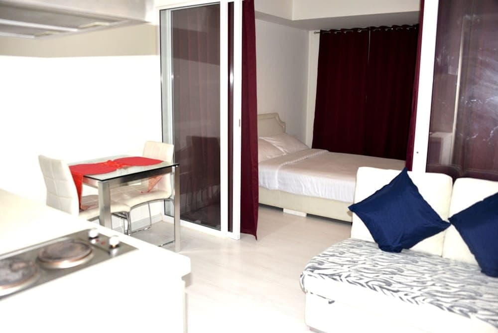 iRise at Azure Urban Resort Residences