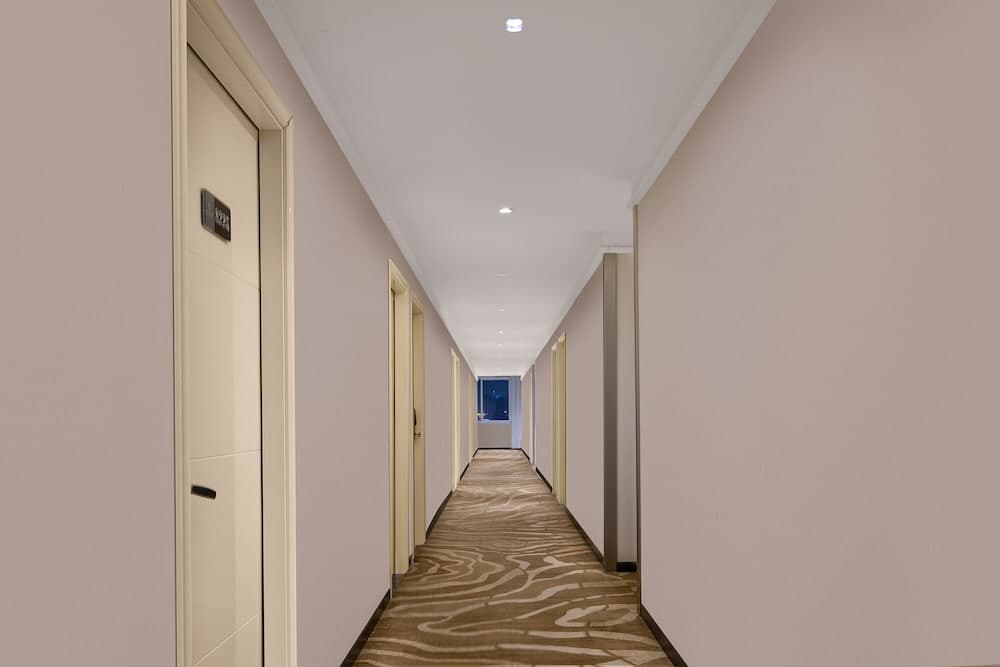 Kaiserdom Hotel Airport Branch