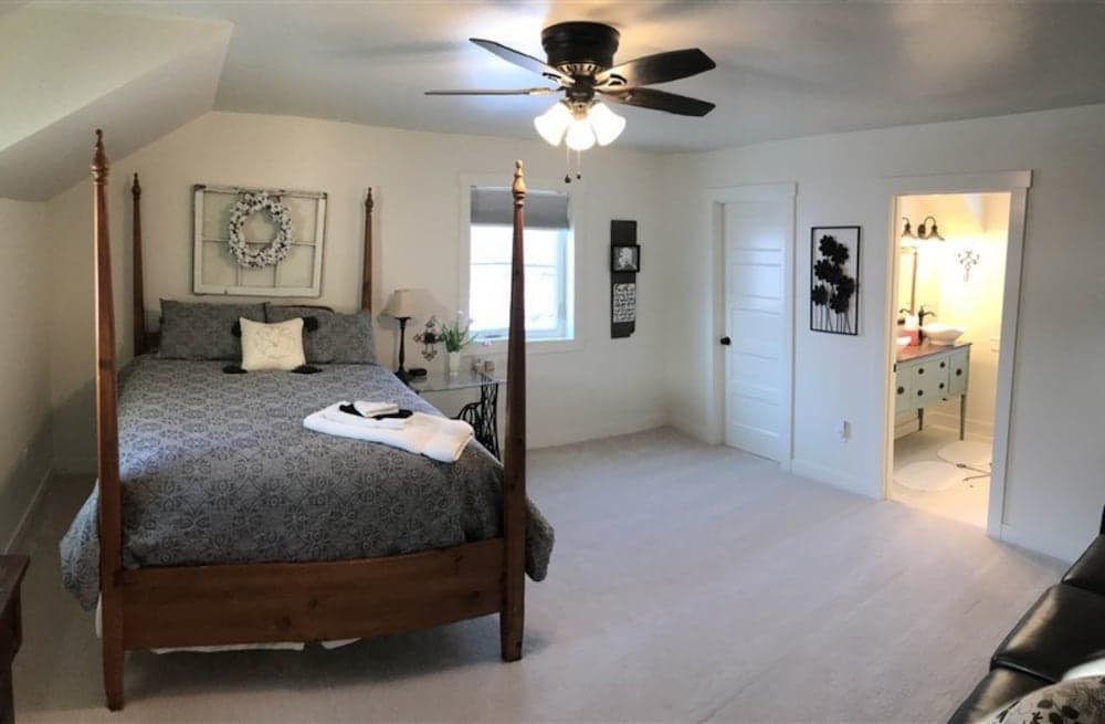 Snowgoose Pond Bed & Breakfast