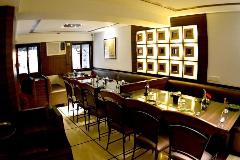 Hotel Vinamra Residency